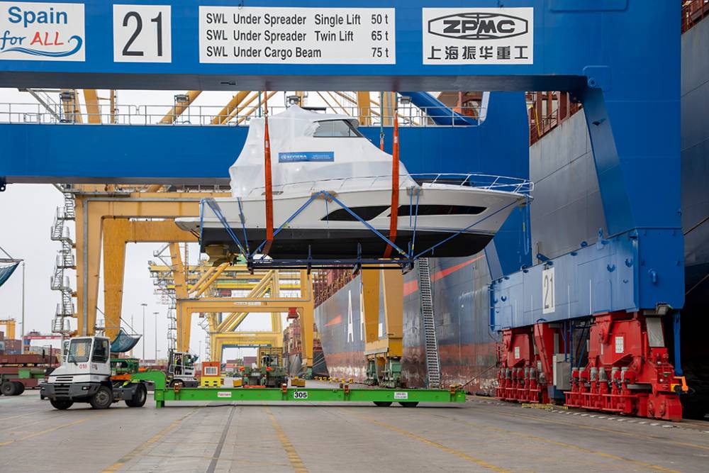 Éxito en la operativa de descarga de 3 yates al agua en CSP Iberian Valencia Terminal