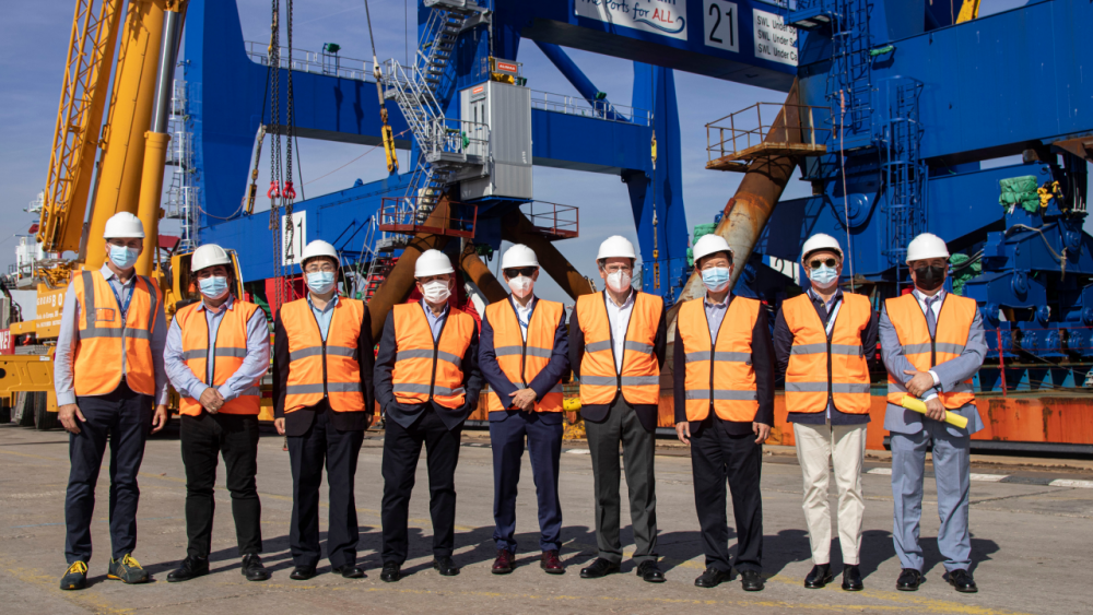 The new Malaccamax gantry crane at CSP Spain boosts the goal of reaching an operational capacity of 5 million TEUs